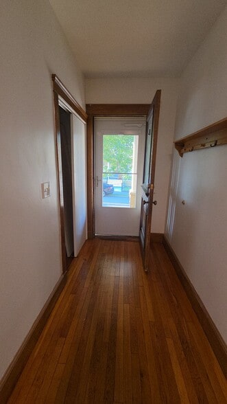 Building Photo - 6 Hoyle St