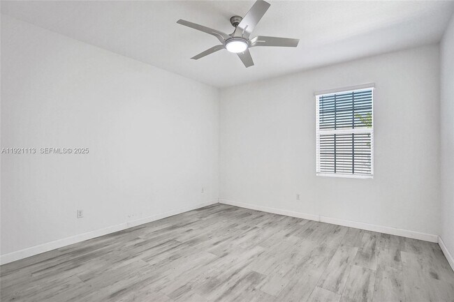 Building Photo - 4029 NW 11 Dr