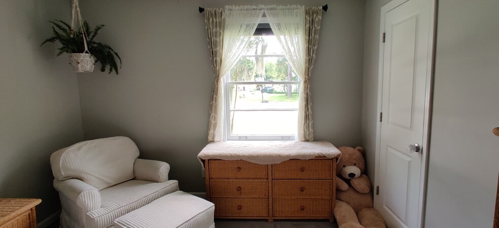 room #1 - 102 Anna Ct