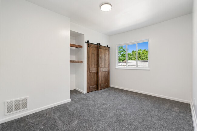 Building Photo - 1313 Lowrie St