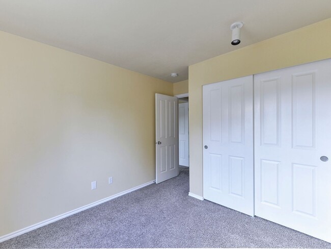 Building Photo - Charming 3-Bedroom Home with Spacious Back...