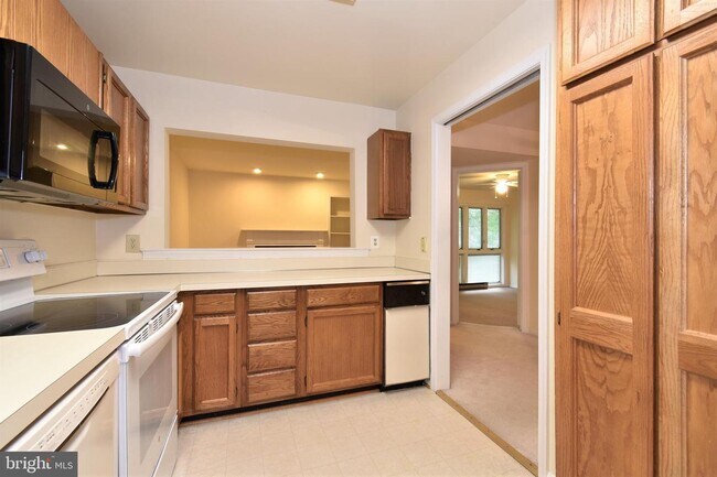 Building Photo - 10702 Kings Riding Way