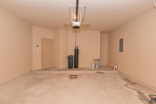 Building Photo - 5502 Floral Valley Ln