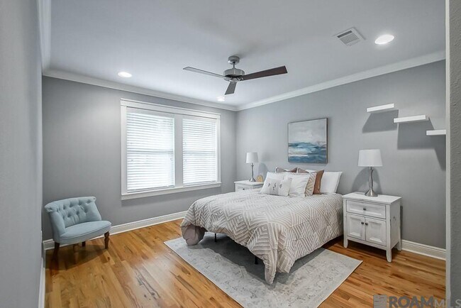 Building Photo - Mid-City Luxury Rental – 4 Bed / 3 Bath