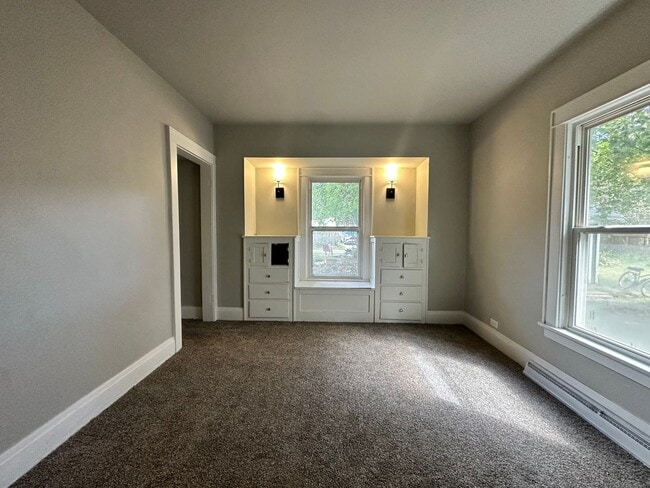 Building Photo - Three Bedroom Home in Battle Creek