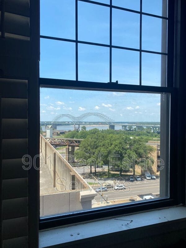 Building Photo - 109 N Main St