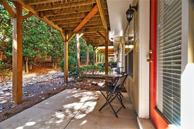 Building Photo - 10906 Gallier St