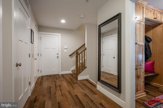 Building Photo - 1126 N Stuart St