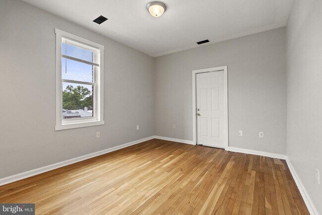 Building Photo - 4120 14th St NW
