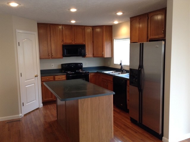 Building Photo - 1205 Emery Ridge Dr