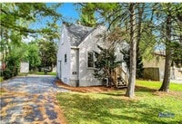 Building Photo - 3 Bedroom in Round Lake Beach