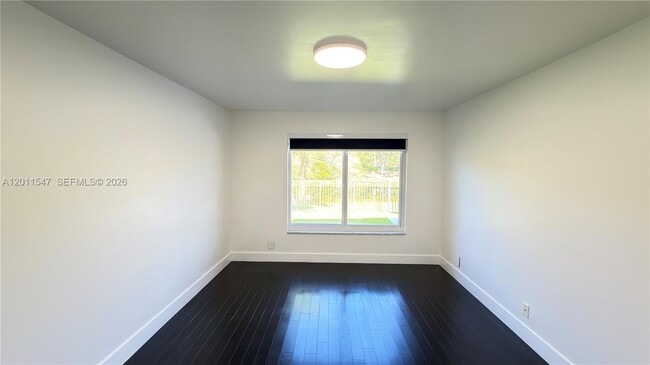 Building Photo - 3767 Oak Ridge Cir