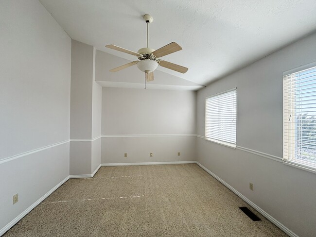 Building Photo - 10152 Snow Iris Way