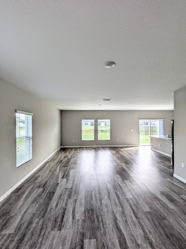 Building Photo - 13089 Oak Hill Way