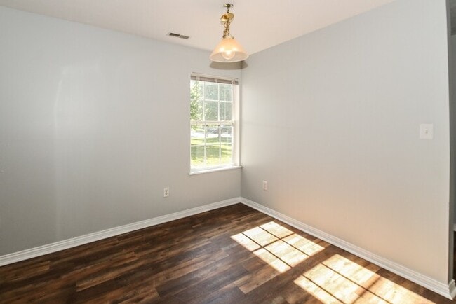 Building Photo - 3 Bedroom in Warren Township