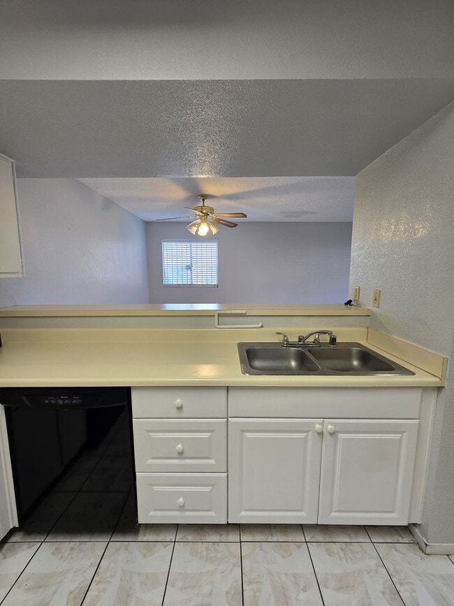 Building Photo - A Fabulous 2 Bed, 2 Bath, 1 Car Attached G...