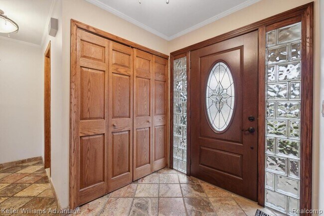 Building Photo - 19263 Sunset St