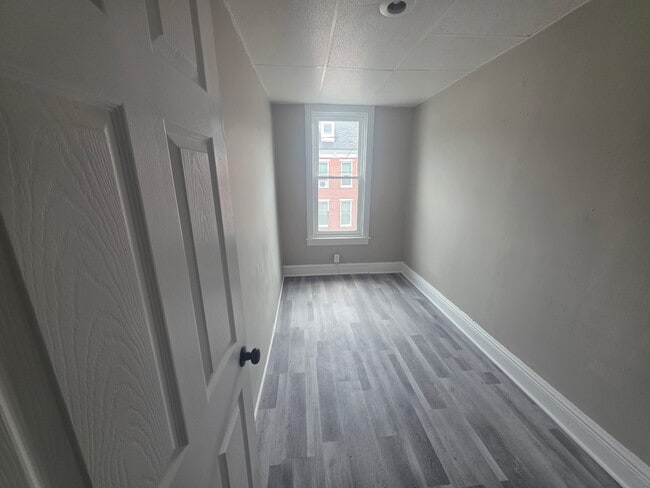 Building Photo - 429 W Princess St