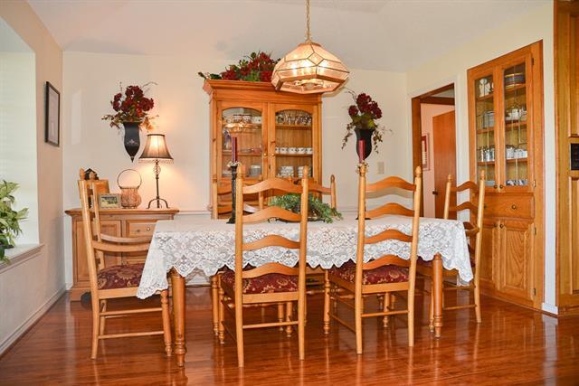 Building Photo - 2713 N Spring Dr