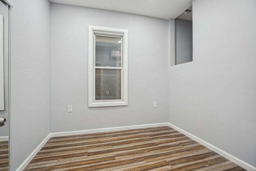 Building Photo - 127 Randolph Ave