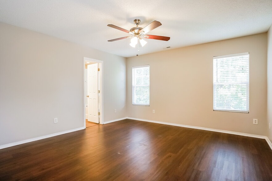 Building Photo - 3149 Varcroft Rd