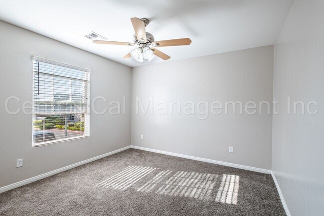 Building Photo - 3 Bedroom/2 Bath Townhome in Mill Creek - ...