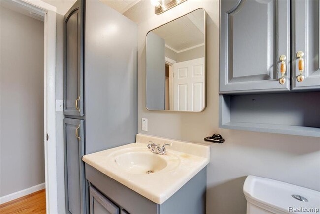 Building Photo - 32536 Warner Dr