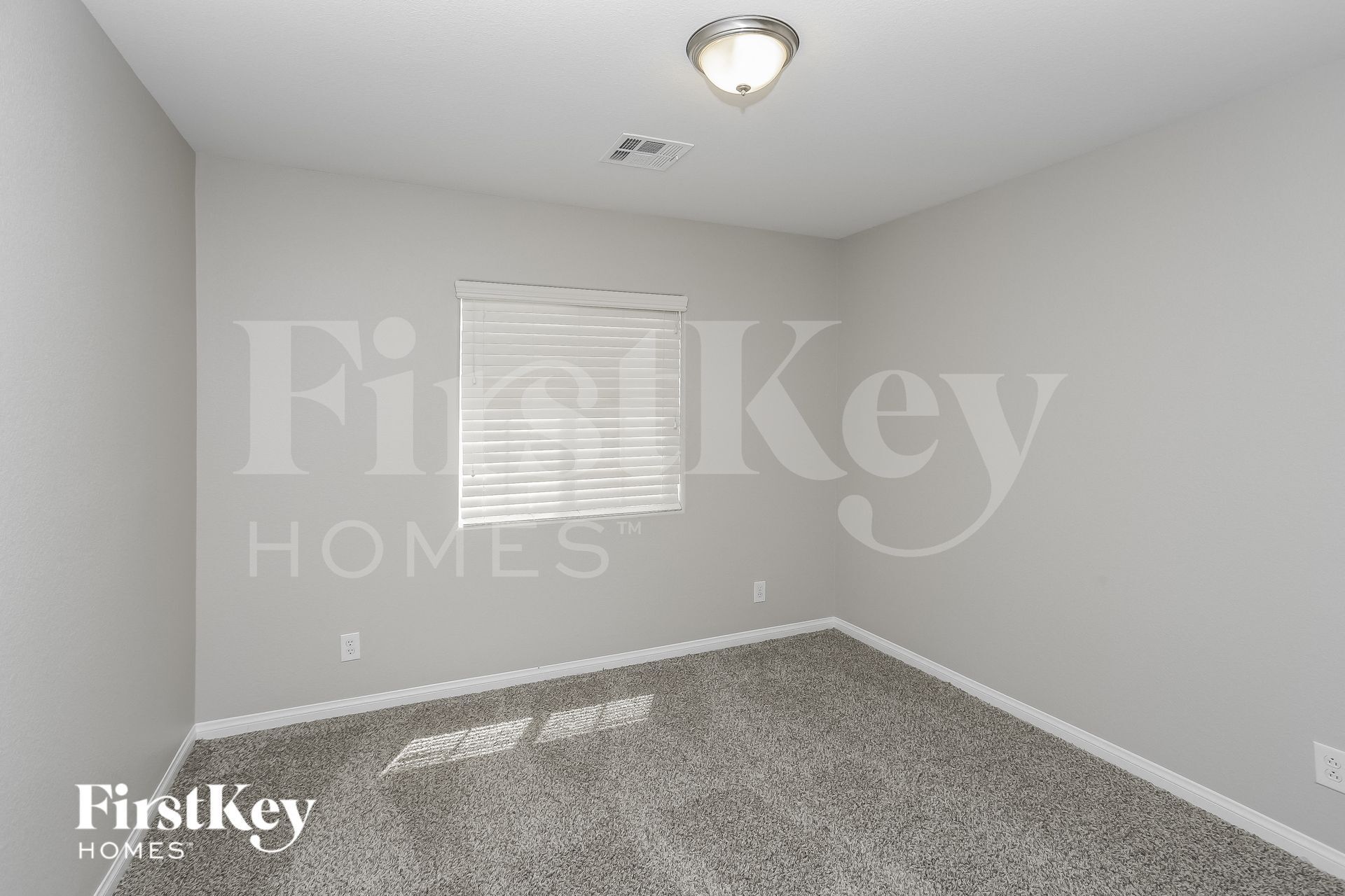 Building Photo - 4032 Villa Serena Ln