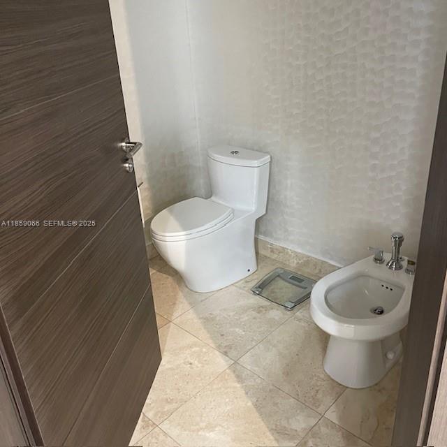 Building Photo - 20201 E Country Club Dr