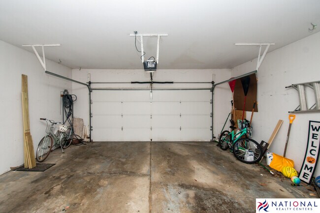 Building Photo - 37709 Glengrove Dr