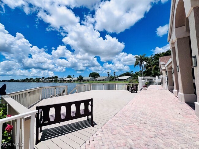 Building Photo - 3250 W Crown Pointe Blvd