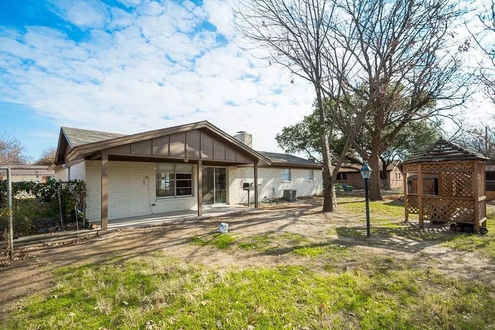 Building Photo - 2137 Shady Grove Dr