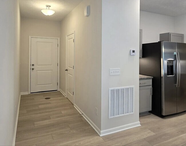 Building Photo - 3472 Bushwillow Dr