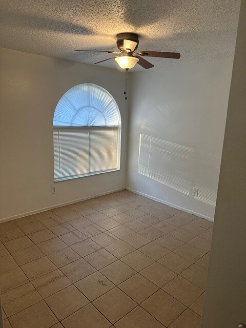 Building Photo - 1408 Mohrlake Dr