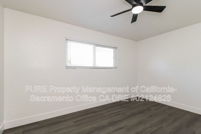 Building Photo - 130 Elm St