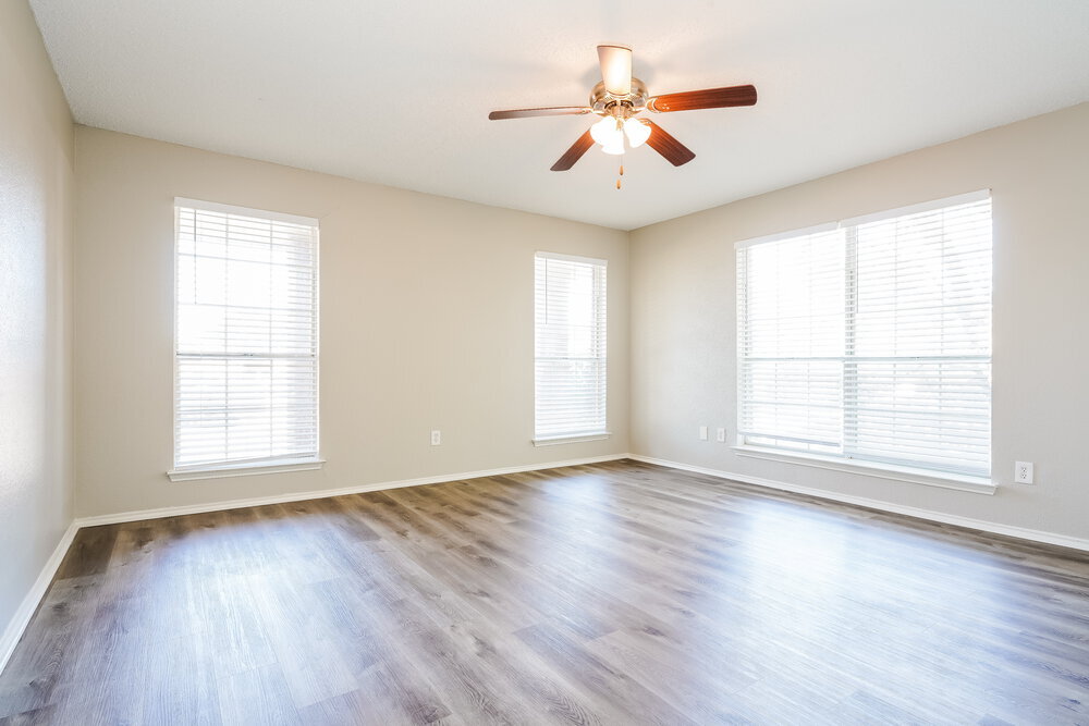 Building Photo - 2843 Red Oak Dr