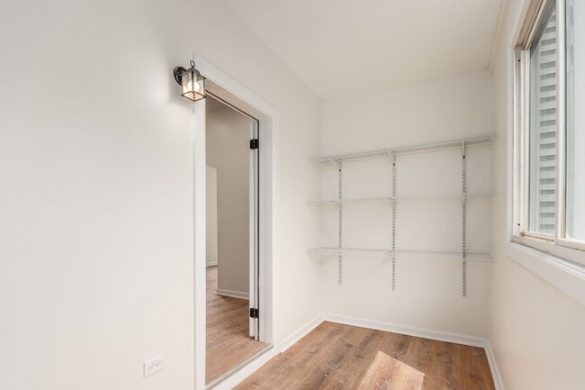 Building Photo - 865 Old Leonard Ave