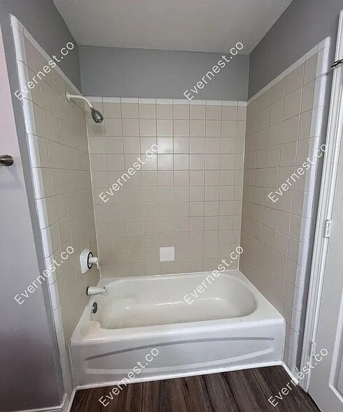 Building Photo - 320 McTyere Ave