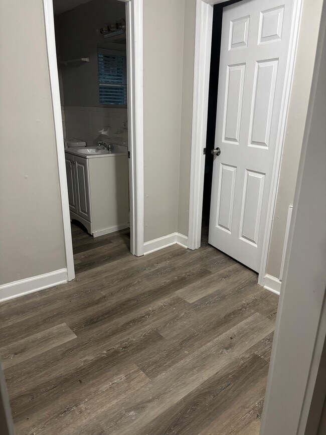 Building Photo - 3881 Spencer Cir