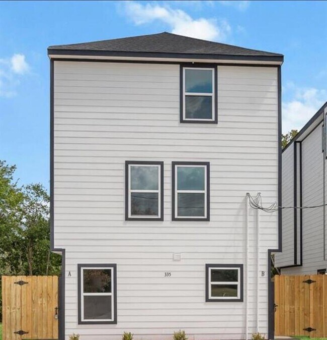 Building Photo - 335 Connecticut St