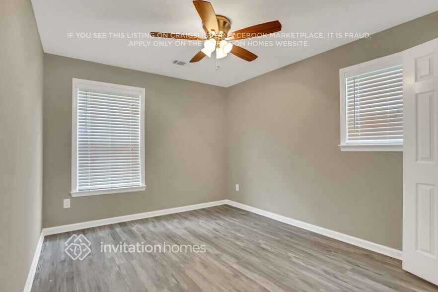 Building Photo - 6390 Ashdale Dr