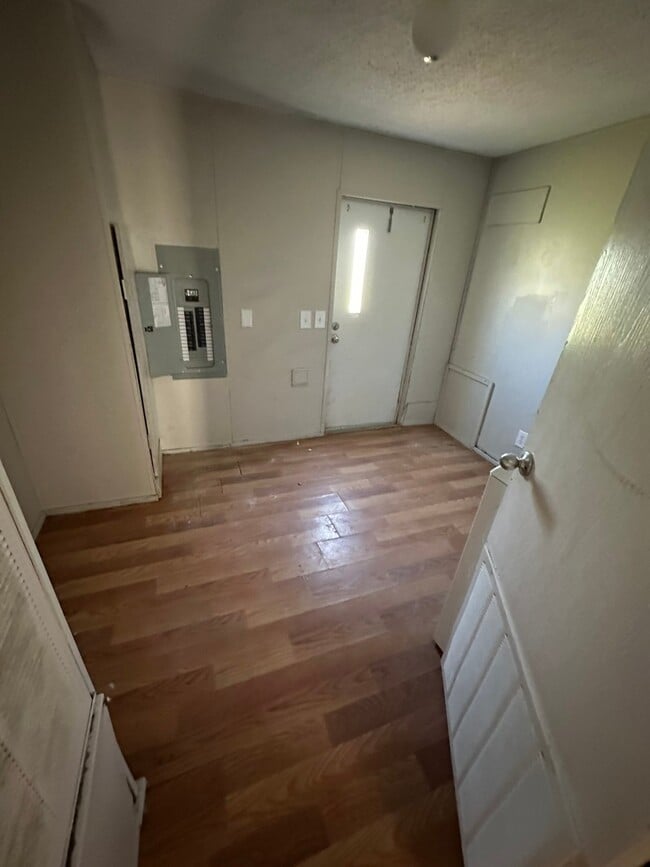 Building Photo - 111 Ava Ln