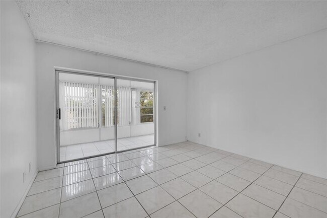 Building Photo - 2950 NW 46th Ave