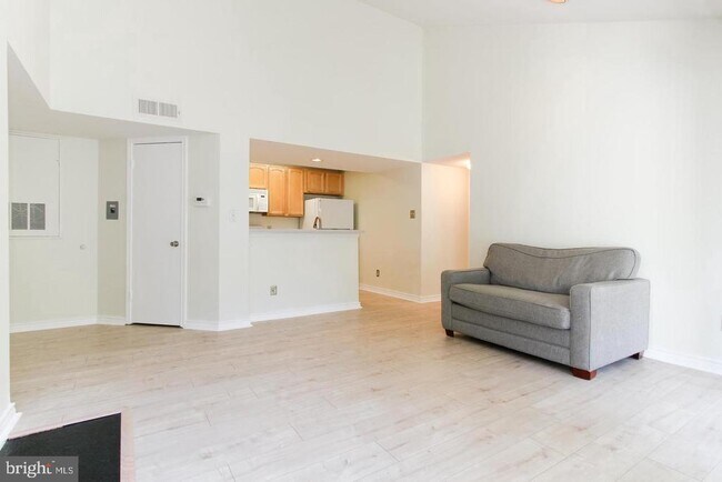 Building Photo - 3916 Penderview Dr