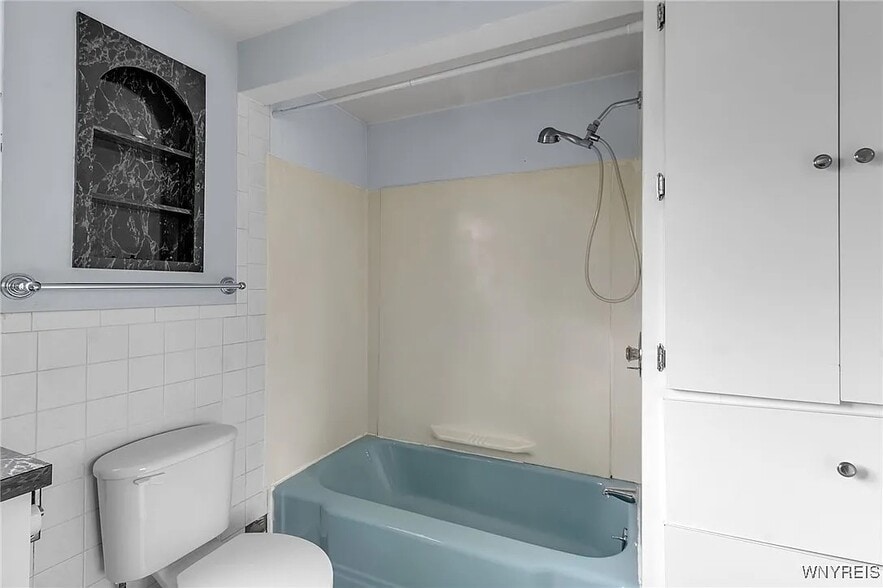 Bathroom - 90 Clover Pl