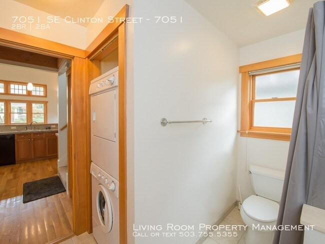 Building Photo - 7051 SE Clinton St