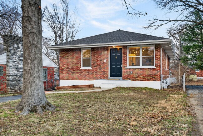 Building Photo - 9011 Gedde Ave