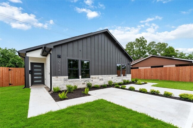 Building Photo - 9514 Ashville Dr