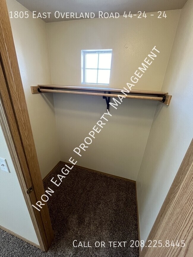 Building Photo - 1805 E Overland Rd