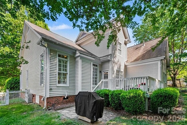 Building Photo - 6739 Red Maple Dr